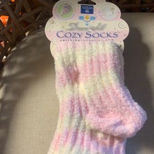 New Earth Therapy Dream Silk Cozy Socks NWT